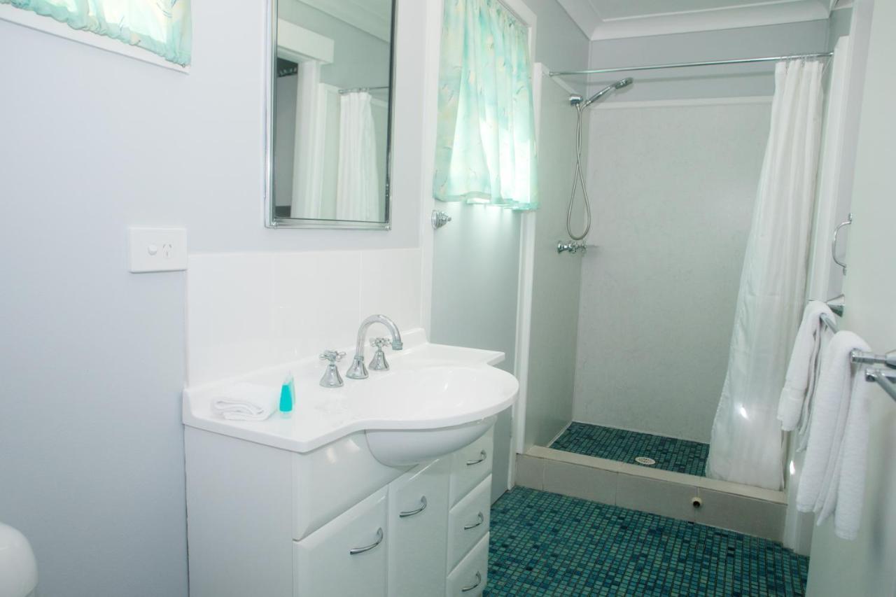 Charm City Motel Bundaberg Buitenkant foto
