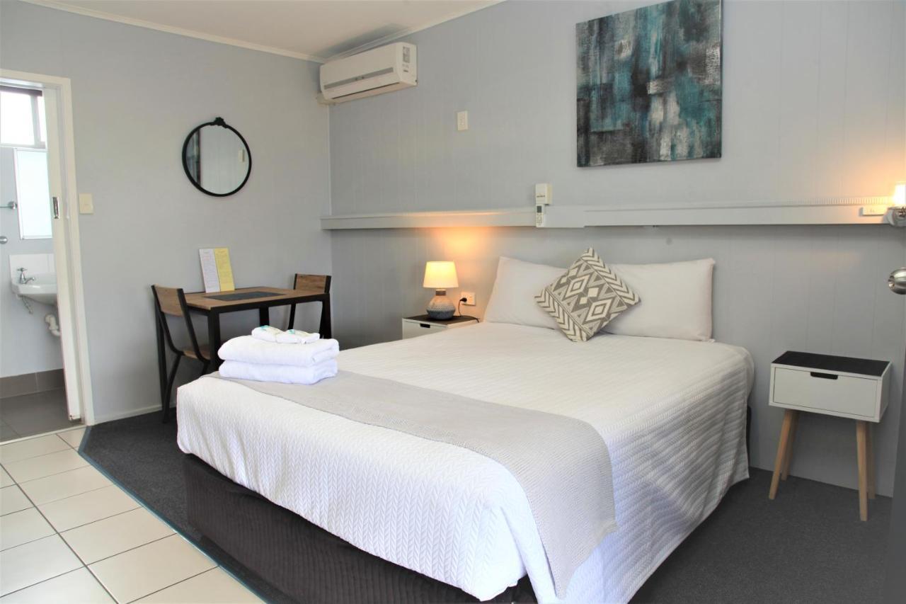 Charm City Motel Bundaberg Buitenkant foto